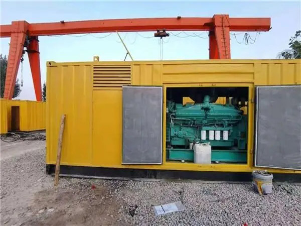 长泰冬季低温环境下，500KW发电机组应该选择什么类型的启动电瓶？